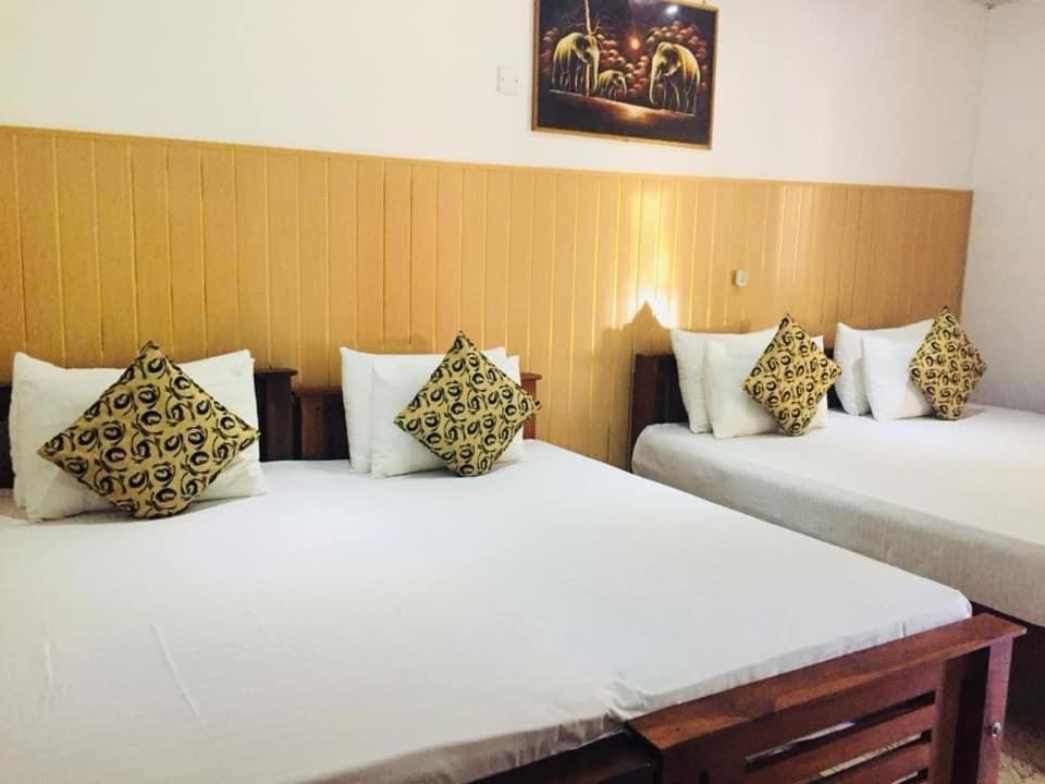 פולונרואה Thisara Guest House מראה חיצוני תמונה