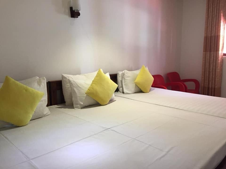 פולונרואה Thisara Guest House מראה חיצוני תמונה