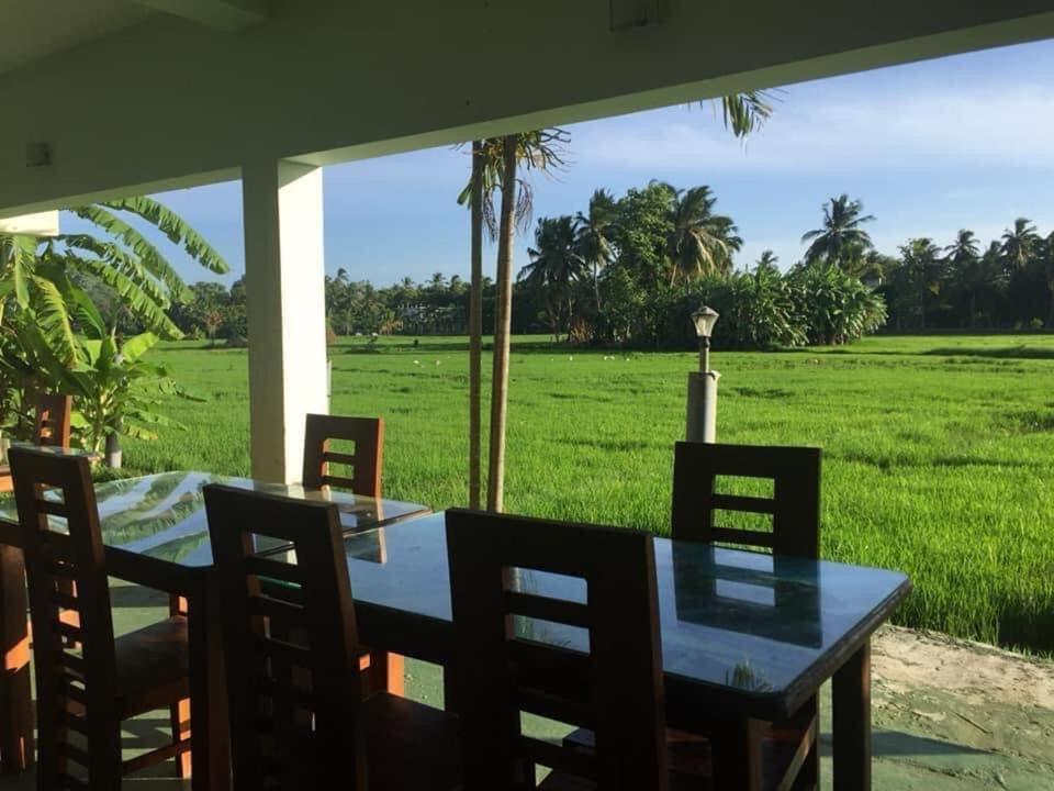 פולונרואה Thisara Guest House מראה חיצוני תמונה