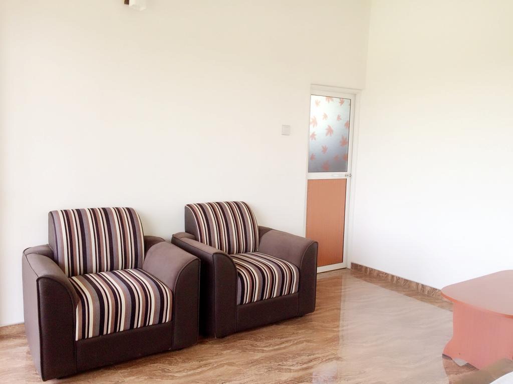 פולונרואה Thisara Guest House מראה חיצוני תמונה