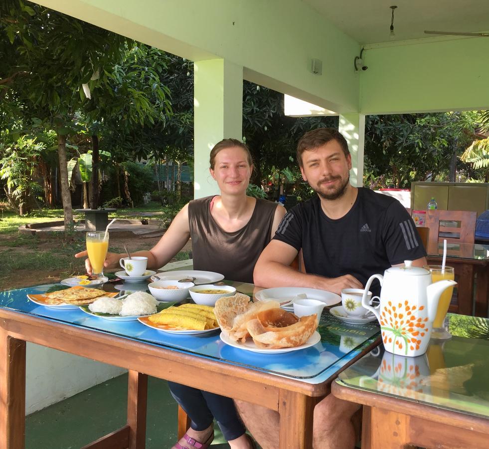פולונרואה Thisara Guest House מראה חיצוני תמונה
