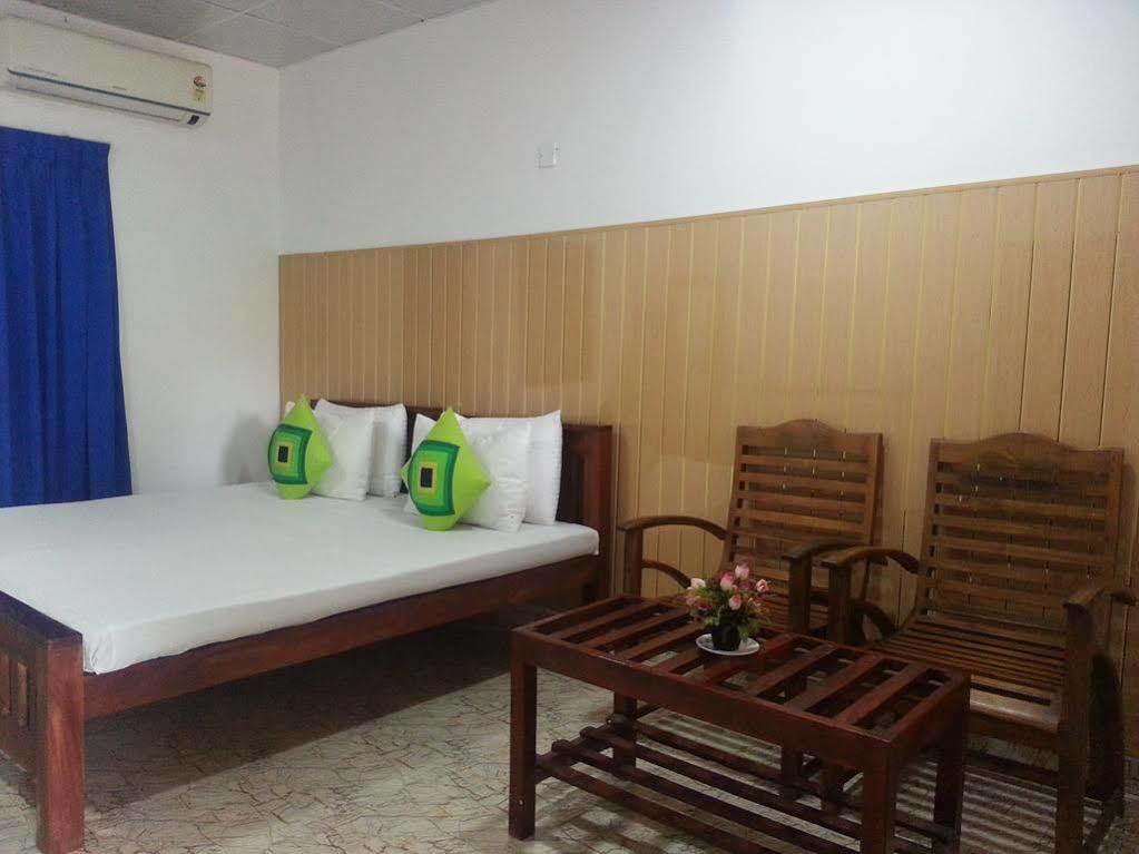 פולונרואה Thisara Guest House מראה חיצוני תמונה