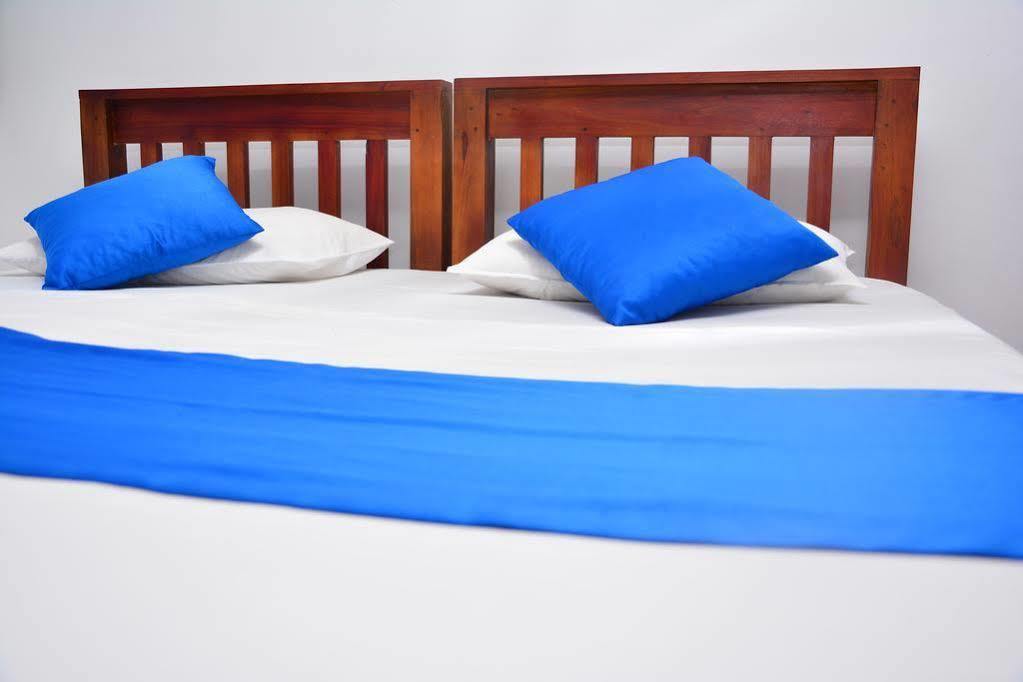 פולונרואה Thisara Guest House מראה חיצוני תמונה